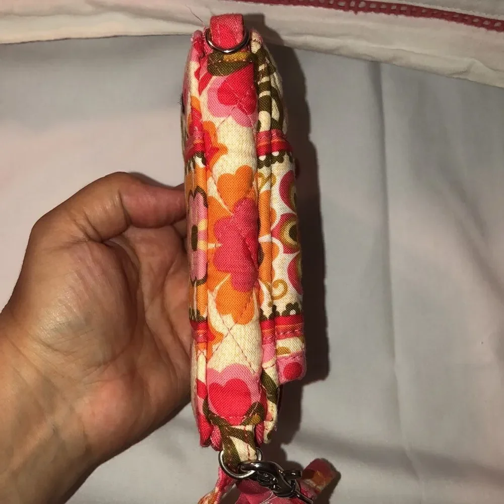 Vera Bradley Folkloric Coral Green Quilted Floral Wallet Wristlet - Picture 12 of 13